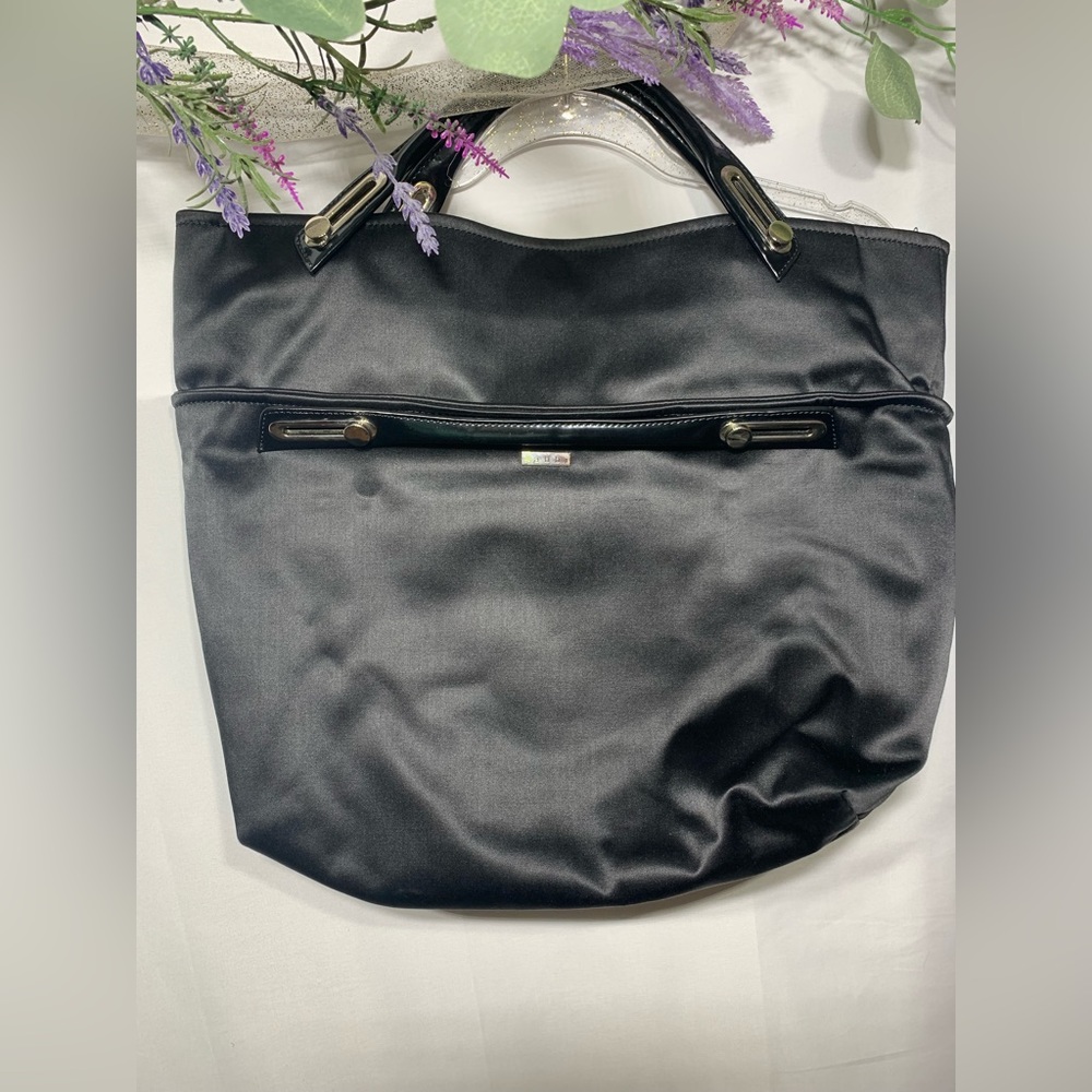 Abbi Tote